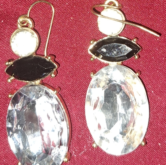 Earrings - Picture 1 of 1